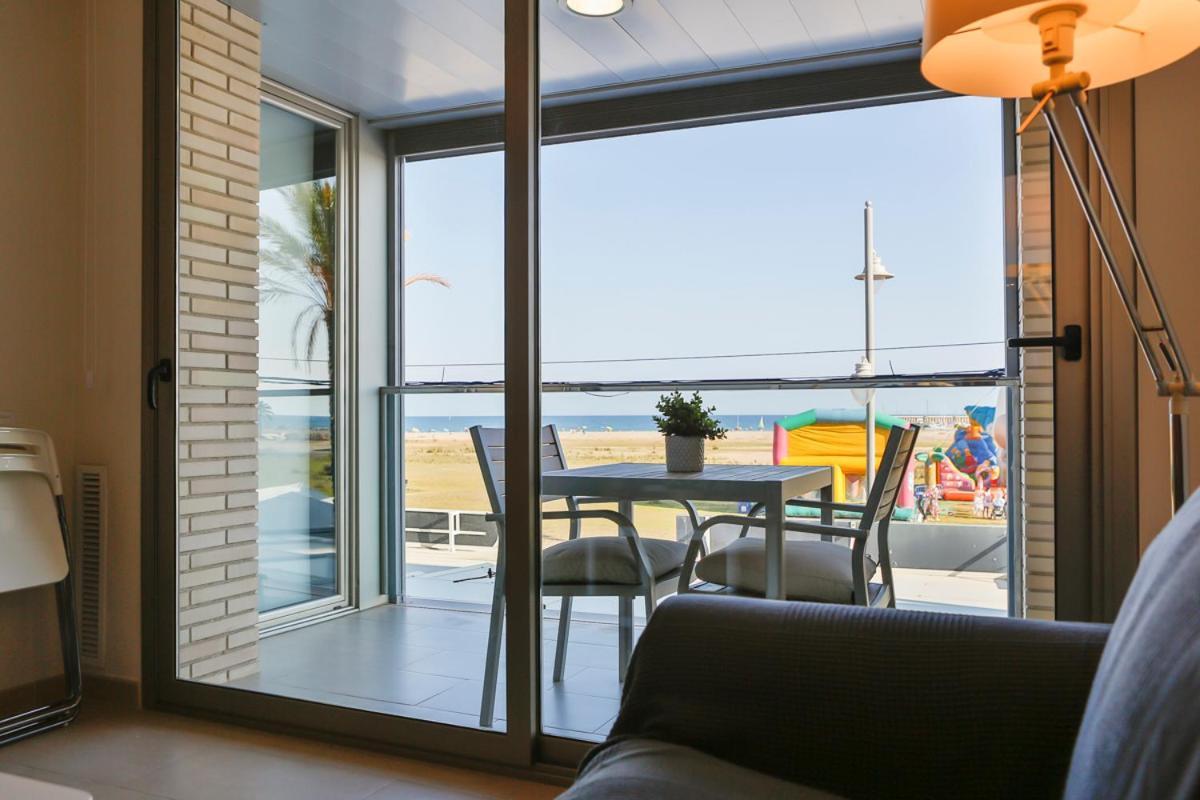 Apartaments Les Palmeres Coma-Ruga Eksteriør billede